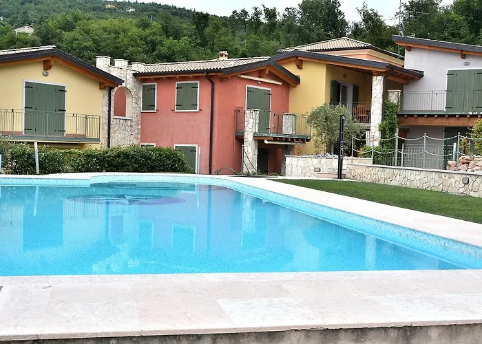 Apartment Residenza Alle Torri With Pool