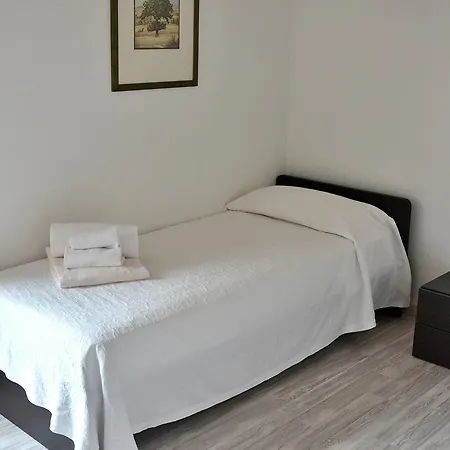 Apartment Residenza Alle Torri With Pool Torri Del Benaco
