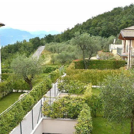 Apartment Residenza Alle Torri With Pool